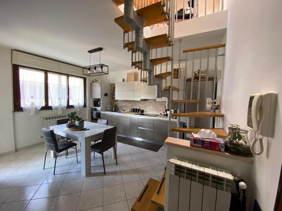 "Come A Casa" - Appartamento Gigi - Self Check In - Ospedale Humanitas - Forum Assago - Tram15 Роццано Екстер'єр фото
