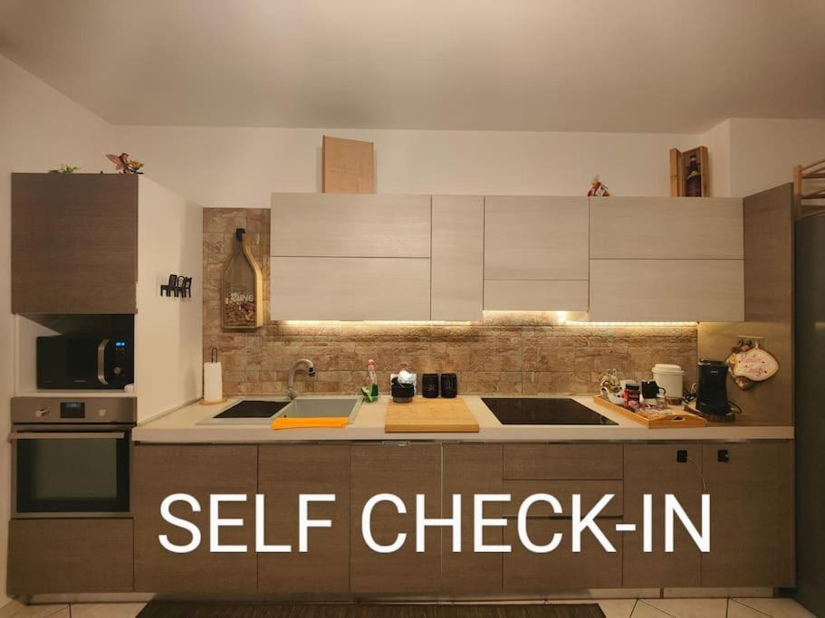 "Come A Casa" - Appartamento Gigi - Self Check In - Ospedale Humanitas - Forum Assago - Tram15 Роццано Екстер'єр фото